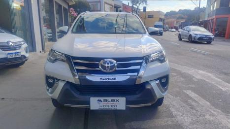 TOYOTA Hilux SW4 2.8 4P SRX 4X4 TURBO DIESEL AUTOMTICO, Foto 2