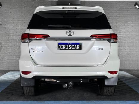 TOYOTA Hilux SW4 2.8 16V 4P SRX 4X4 7 LUGARES TURBO DIESEL AUTOMTICO, Foto 4