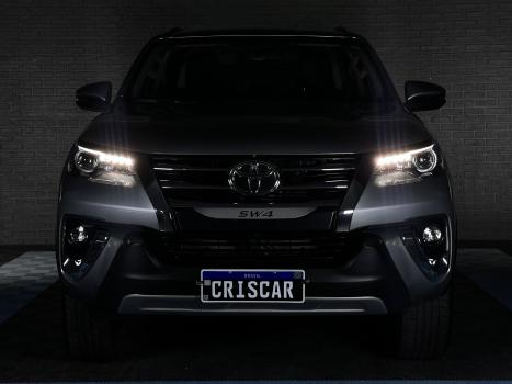 TOYOTA Hilux SW4 2.8 16V 4P SRX 4X4 7 LUGARES TURBO DIESEL AUTOMTICO, Foto 2