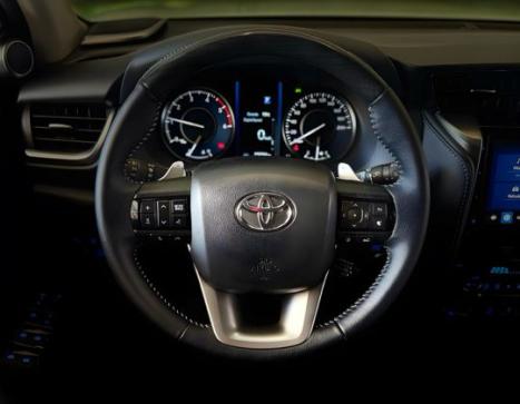 TOYOTA Hilux SW4 2.8 16V 4P SRX PLATINUM 4X4 7 LUGARES TURBO DIESEL AUTOMTICO, Foto 6