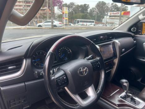 TOYOTA Hilux SW4 2.8 4P SRX 4X4 TURBO DIESEL AUTOMTICO, Foto 8