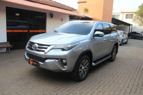 TOYOTA Hilux SW4 2.8 16V 4P SRX 4X4 7 LUGARES TURBO DIESEL AUTOMTICO, Foto 1