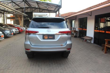 TOYOTA Hilux SW4 2.8 16V 4P SRX 4X4 7 LUGARES TURBO DIESEL AUTOMTICO, Foto 6