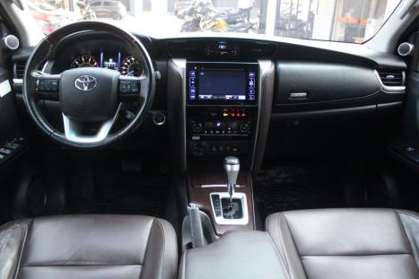 TOYOTA Hilux SW4 2.8 16V 4P SRX 4X4 7 LUGARES TURBO DIESEL AUTOMTICO, Foto 10