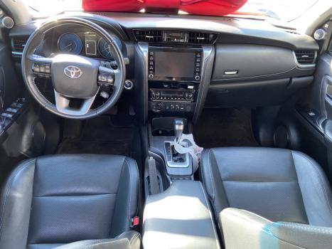 TOYOTA Hilux SW4 2.8 16V 4P SRX 4X4 7 LUGARES TURBO DIESEL AUTOMTICO, Foto 21