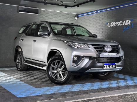 TOYOTA Hilux SW4 2.8 4P SRX 4X4 TURBO DIESEL AUTOMTICO, Foto 2