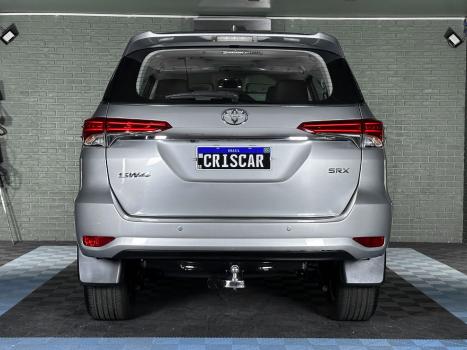 TOYOTA Hilux SW4 2.8 4P SRX 4X4 TURBO DIESEL AUTOMTICO, Foto 3