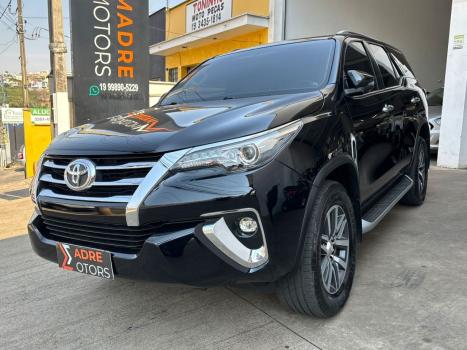 TOYOTA Hilux SW4 2.8 16V 4P SRX 4X4 7 LUGARES TURBO DIESEL AUTOMTICO, Foto 2