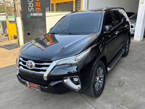 TOYOTA Hilux SW4 2.8 16V 4P SRX 4X4 7 LUGARES TURBO DIESEL AUTOMTICO, Foto 4