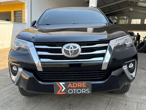 TOYOTA Hilux SW4 2.8 16V 4P SRX 4X4 7 LUGARES TURBO DIESEL AUTOMTICO, Foto 9