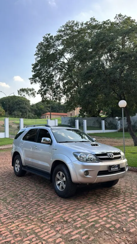 TOYOTA Hilux SW4 3.0 16V 4P SRV 4X4 TURBO DIESEL AUTOMTICO, Foto 3