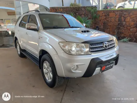 TOYOTA Hilux SW4 3.0 16V 4P SRV 4X4 7 LUGARES TURBO DIESEL AUTOMTICO, Foto 1