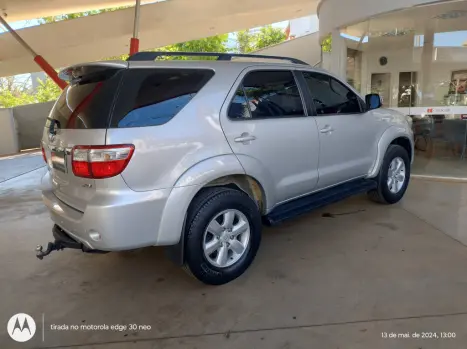 TOYOTA Hilux SW4 3.0 16V 4P SRV 4X4 7 LUGARES TURBO DIESEL AUTOMTICO, Foto 8