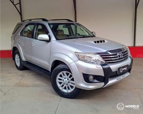 TOYOTA Hilux SW4 3.0 16V 4P SRV 4X4 7 LUGARES TURBO DIESEL AUTOMTICO, Foto 1