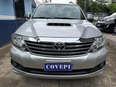 TOYOTA Hilux SW4 3.0 16V 4P SRV 4X4 7 LUGARES TURBO DIESEL AUTOMTICO, Foto 2