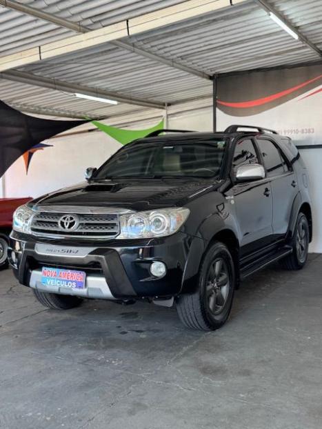 TOYOTA Hilux SW4 3.0 16V 4P SRV 4X4 7 LUGARES TURBO DIESEL AUTOMTICO, Foto 3