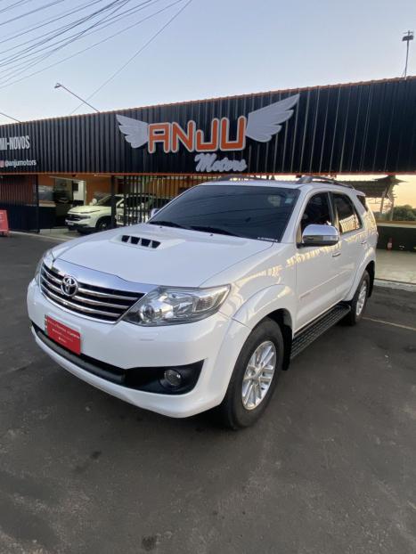 TOYOTA Hilux SW4 3.0 16V 4P SRV 4X4 TURBO DIESEL AUTOMTICO, Foto 3