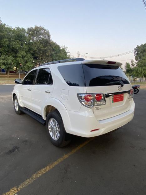 TOYOTA Hilux SW4 3.0 16V 4P SRV 4X4 TURBO DIESEL AUTOMTICO, Foto 4
