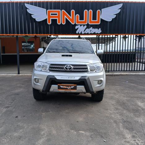 TOYOTA Hilux SW4 3.0 16V 4P SRV 4X4 7 LUGARES TURBO DIESEL AUTOMTICO, Foto 2
