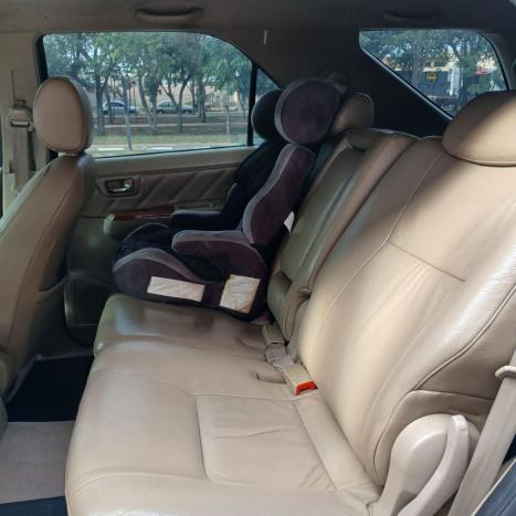 TOYOTA Hilux SW4 3.0 16V 4P SRV 4X4 7 LUGARES TURBO DIESEL AUTOMTICO, Foto 6