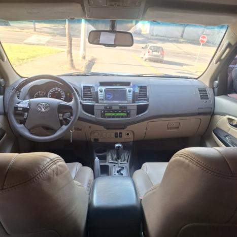 TOYOTA Hilux SW4 3.0 16V 4P SRV 4X4 TURBO DIESEL AUTOMTICO, Foto 8