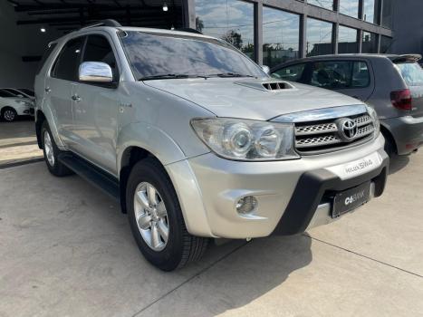 TOYOTA Hilux SW4 3.0 V6 12V 4P SRV 4X4 TURBO DIESEL AUTOMTICO, Foto 2