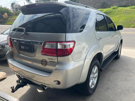 TOYOTA Hilux SW4 3.0 V6 12V 4P SRV 4X4 TURBO DIESEL AUTOMTICO, Foto 4