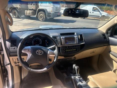 TOYOTA Hilux SW4 3.0 16V 4P SRV 4X4 TURBO DIESEL AUTOMTICO, Foto 7