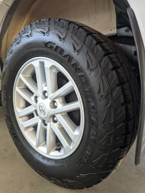 TOYOTA Hilux SW4 3.0 16V 4P SRV 4X4 TURBO DIESEL AUTOMTICO, Foto 9