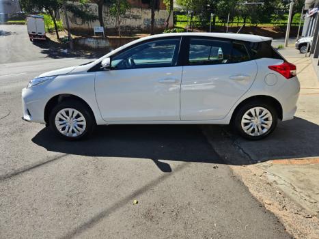 TOYOTA Yaris Hatch 1.5 16V 4P FLEX XL MULTIDRIVE AUTOMTICO CVT, Foto 3