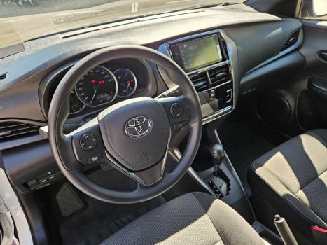 TOYOTA Yaris Hatch 1.5 16V 4P FLEX XL MULTIDRIVE AUTOMTICO CVT, Foto 4