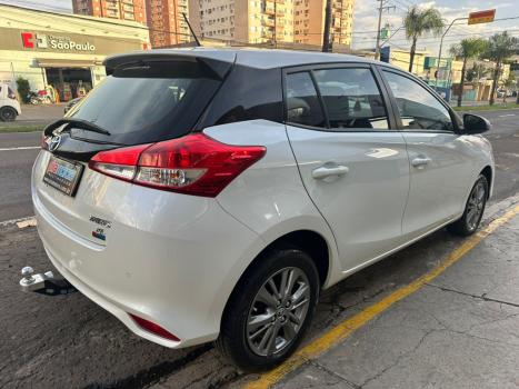 TOYOTA Yaris Hatch 1.5 16V 4P FLEX XL PLUS CONNECT MULTIDRIVE AUTOMTICO CVT, Foto 9