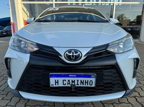 TOYOTA Yaris Hatch 1.5 16V 4P FLEX XS MULTIDRIVE AUTOMTICO CVT, Foto 2