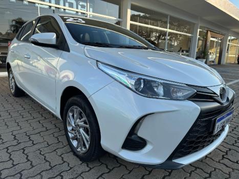 TOYOTA Yaris Hatch 1.5 16V 4P FLEX XS MULTIDRIVE AUTOMTICO CVT, Foto 3