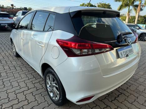 TOYOTA Yaris Hatch 1.5 16V 4P FLEX XS MULTIDRIVE AUTOMTICO CVT, Foto 7