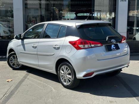 TOYOTA Yaris Hatch 1.3 16V 4P FLEX XL PLUS TECH MULTIDRIVE AUTOMTICO CVT, Foto 4