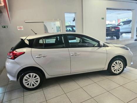 TOYOTA Yaris Hatch 1.5 16V 4P FLEX XL MULTIDRIVE AUTOMTICO CVT, Foto 4