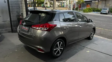 TOYOTA Yaris Hatch 1.3 16V 4P FLEX XL PLUS TECH MULTIDRIVE AUTOMTICO CVT, Foto 7