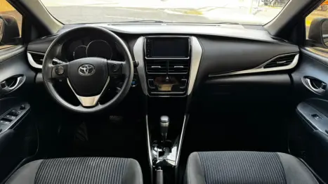 TOYOTA Yaris Hatch 1.3 16V 4P FLEX XL PLUS TECH MULTIDRIVE AUTOMTICO CVT, Foto 11