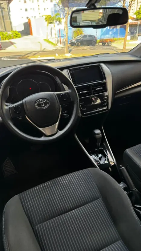 TOYOTA Yaris Hatch 1.3 16V 4P FLEX XL PLUS TECH MULTIDRIVE AUTOMTICO CVT, Foto 12