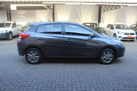 TOYOTA Yaris Hatch 1.5 16V 4P FLEX XL PLUS CONNECT MULTIDRIVE AUTOMTICO CVT, Foto 5