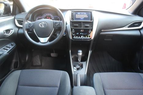 TOYOTA Yaris Hatch 1.5 16V 4P FLEX XL PLUS CONNECT MULTIDRIVE AUTOMTICO CVT, Foto 11