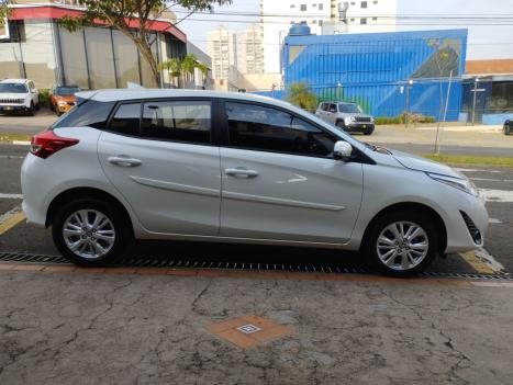 TOYOTA Yaris Hatch 1.3 16V 4P FLEX XL, Foto 2