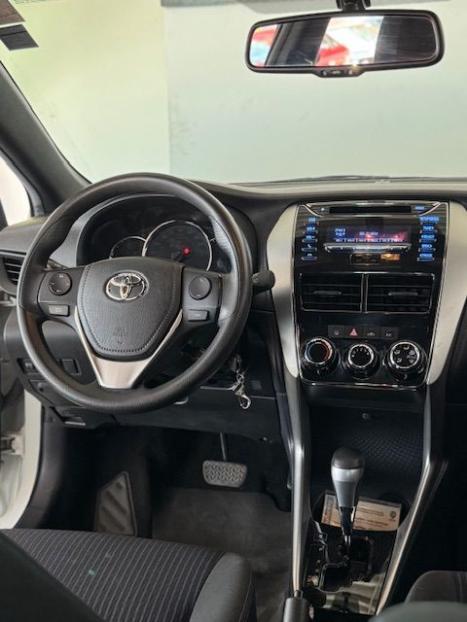 TOYOTA Yaris Hatch 1.3 16V 4P FLEX XL PLUS TECH MULTIDRIVE AUTOMTICO CVT, Foto 8