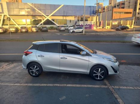 TOYOTA Yaris Hatch 1.5 16V 4P FLEX XLS MULTIDRIVE AUTOMTICO CVT, Foto 2