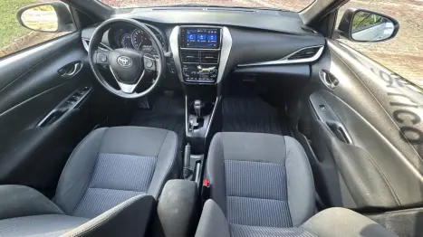 TOYOTA Yaris Hatch 1.5 16V 4P FLEX XL PLUS CONNECT MULTIDRIVE AUTOMTICO CVT, Foto 4