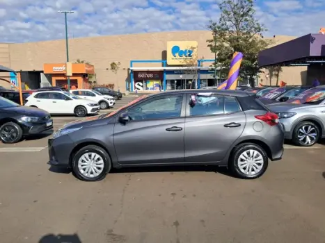 TOYOTA Yaris Hatch 1.5 16V 4P FLEX XL MULTIDRIVE AUTOMTICO CVT, Foto 4
