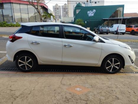 TOYOTA Yaris Hatch 1.5 16V 4P FLEX XLS CONNECT MULTIDRIVE AUTOMTICO CVT, Foto 2