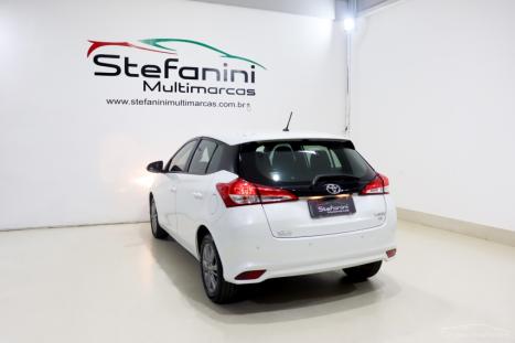 TOYOTA Yaris Hatch 1.5 16V 4P FLEX XL PLUS CONNECT MULTIDRIVE AUTOMTICO CVT, Foto 13