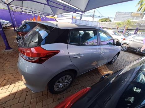 TOYOTA Yaris Hatch 1.5 16V 4P FLEX XL MULTIDRIVE AUTOMTICO CVT, Foto 4